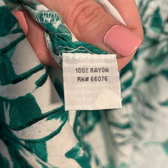 NWT Boho Me Green Leaf Print Women's Dress - Picture 11 of 12